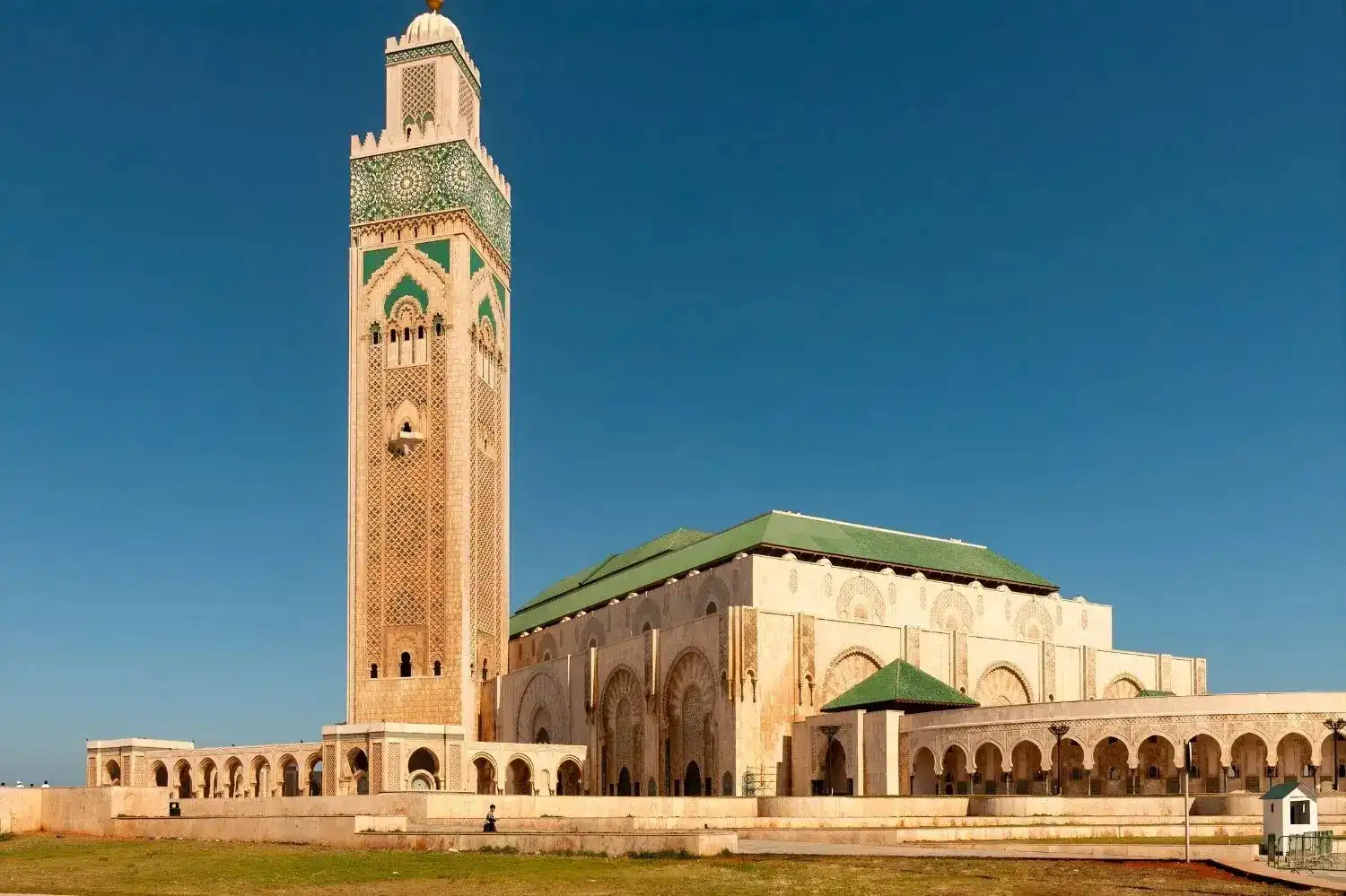 Casablanca & Marrakech: The Best of Morocco W/Air & Rail
