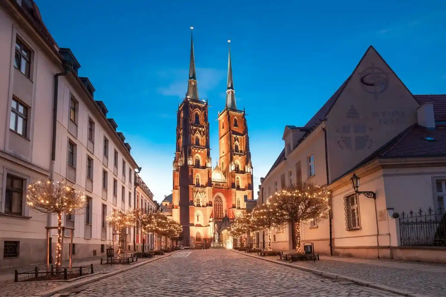 Grand Central Europe Journey Berlin, Krakow, Prague & Budapest W/Air, Rail & Tour