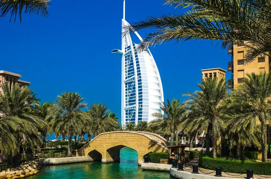 Dubai and Maldives Island Escape W/Air