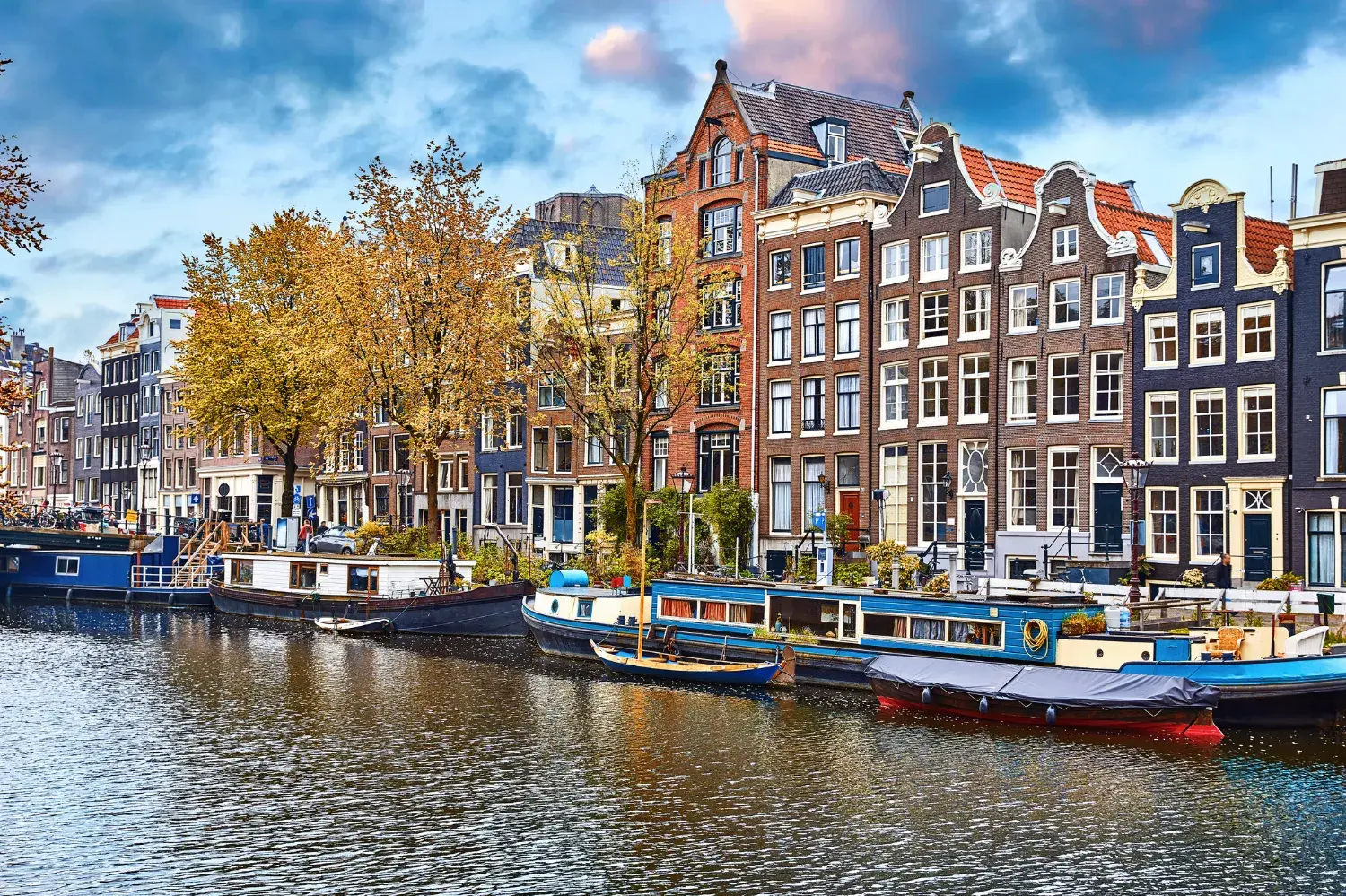 London, Paris and Amsterdam W/Air